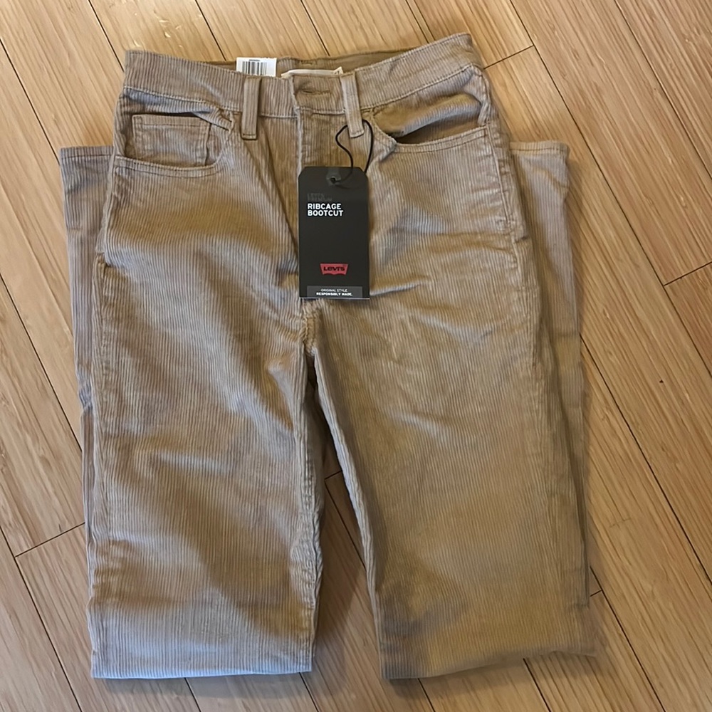 Levi’s high rise rib cage bootcut cords - size 27x33